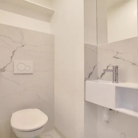 1 Bedroom Louvre Saint Honore Free Netflix Appartement Parijs